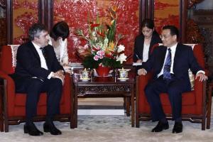 Li Keqiang meets Gordon Brown